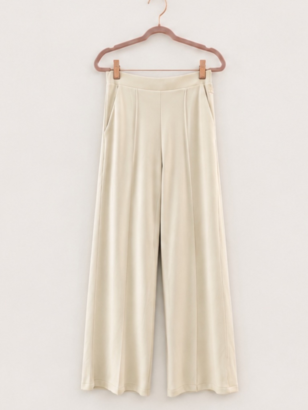NWOT VSX Victoria’s Secret Featherweight Knit Wide Leg Pants Medium Plaster - Picture 3 of 5